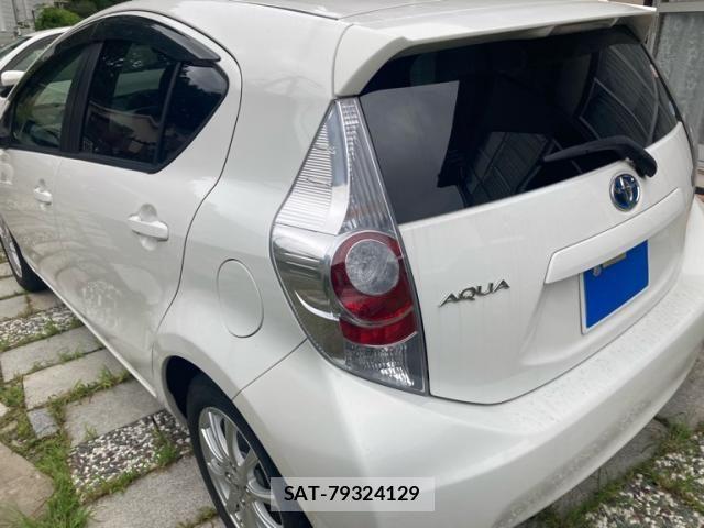 Toyota AQUA 2012-09 8364753-6
