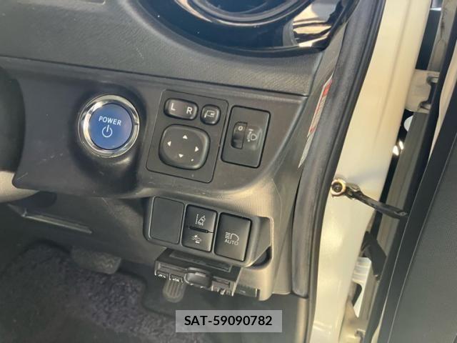 Toyota AQUA 2015-12 8364757-10