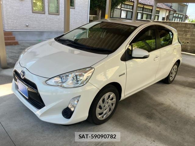 Toyota AQUA 2015-12 8364757-1