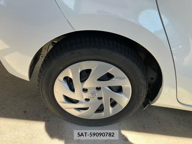 Toyota AQUA 2015-12 8364757-4