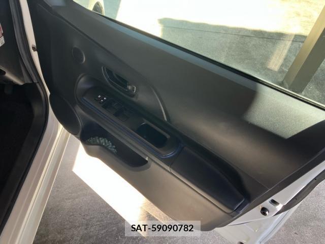 Toyota AQUA 2015-12 8364757-8