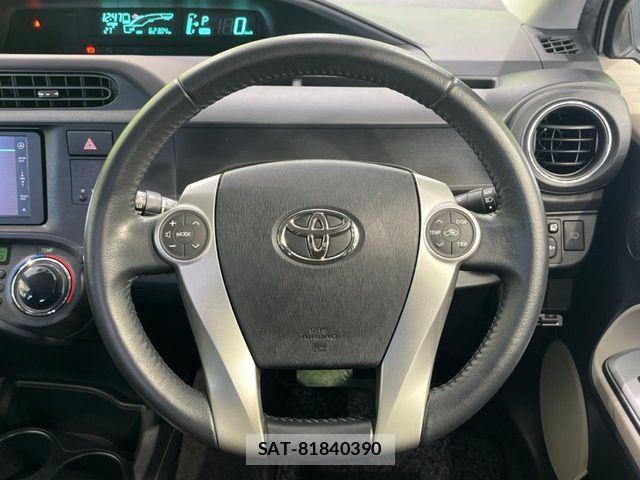 Toyota AQUA 2012-02 8364729-10