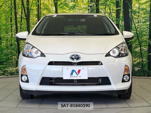 Toyota AQUA 2012-02 8364729-13