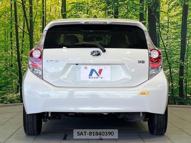Toyota AQUA 2012-02 8364729-14