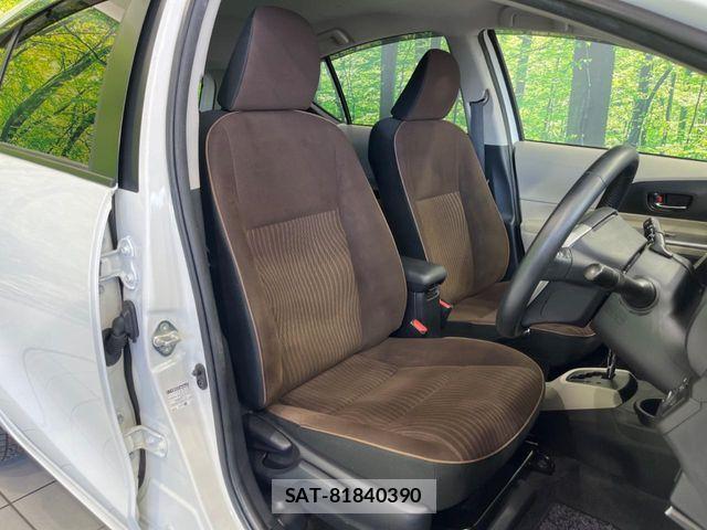 Toyota AQUA 2012-02 8364729-7