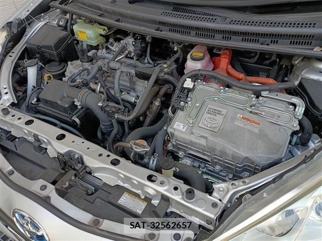 Toyota AQUA 2016-10 8364720-17