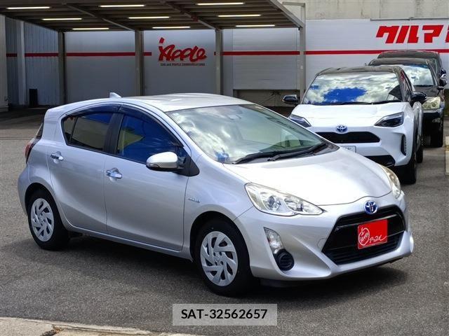 Toyota AQUA 2016-10 8364720-1