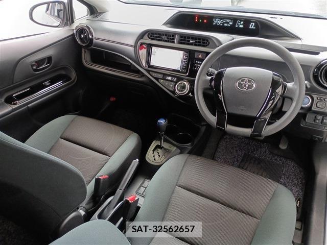 Toyota AQUA 2016-10 8364720-4
