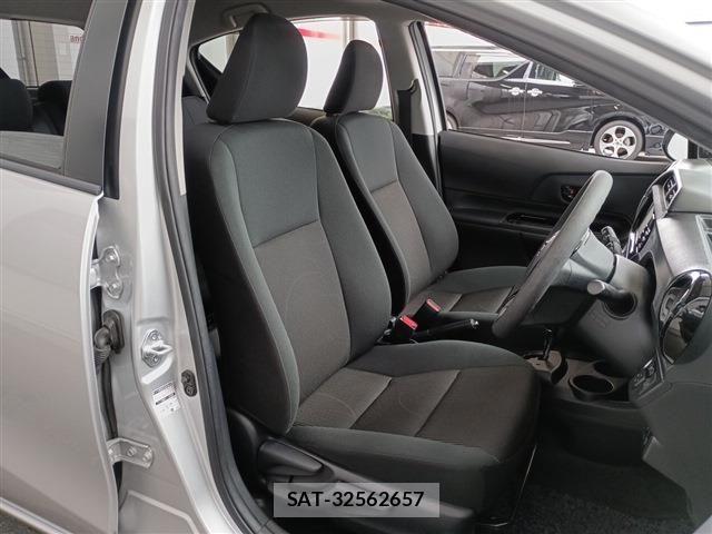 Toyota AQUA 2016-10 8364720-5