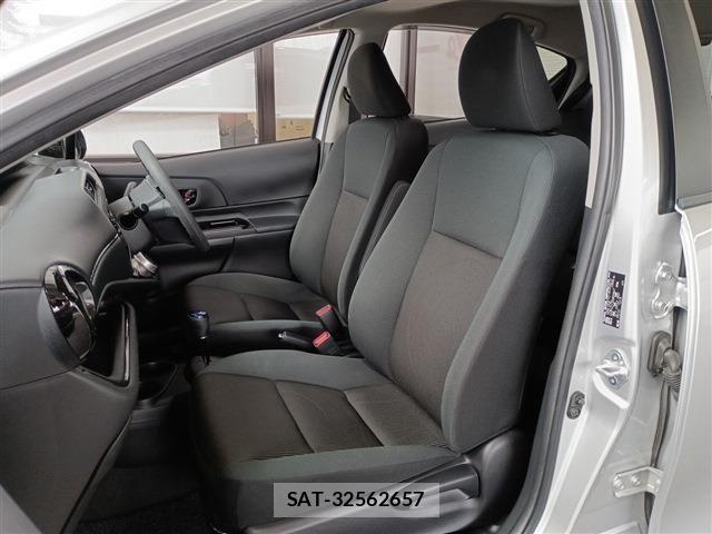Toyota AQUA 2016-10 8364720-6