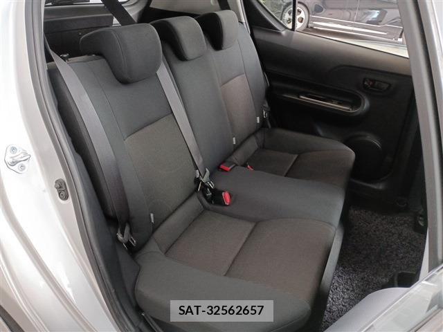 Toyota AQUA 2016-10 8364720-7