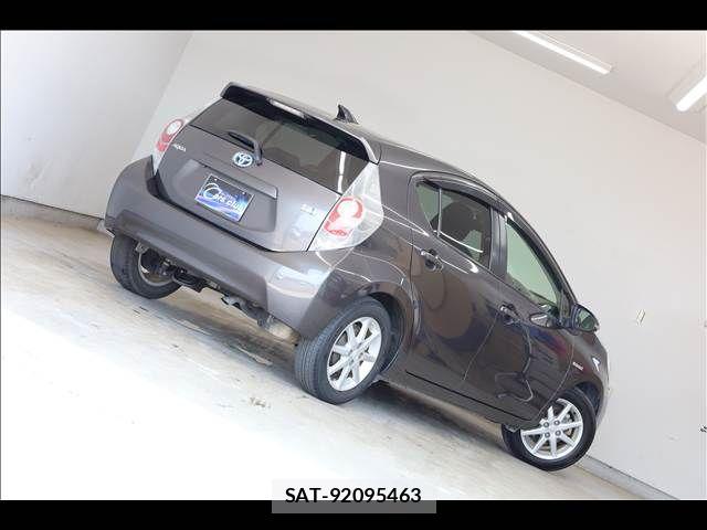 Toyota AQUA 2013-07 8364748-11