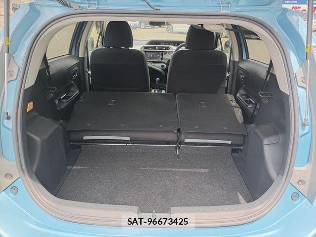 Toyota AQUA 2014-10 8364740-11