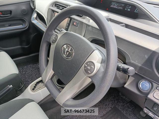 Toyota AQUA 2014-10 8364740-16