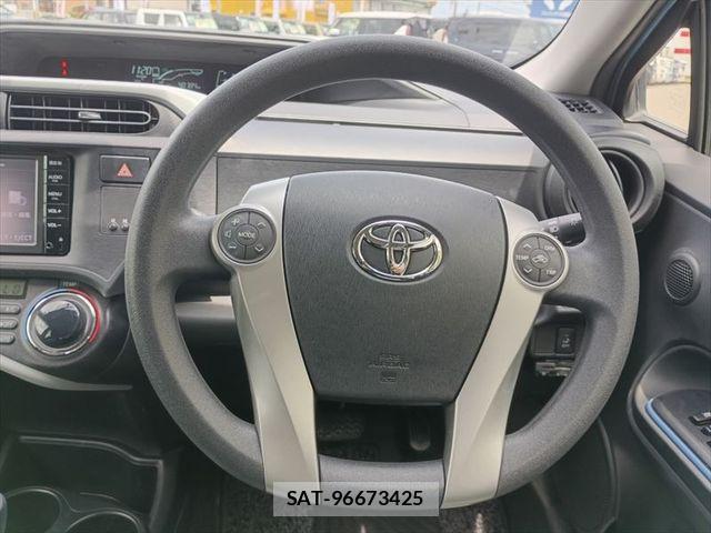 Toyota AQUA 2014-10 8364740-1