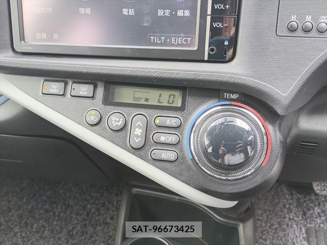Toyota AQUA 2014-10 8364740-20