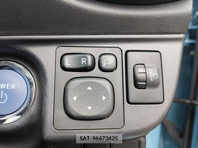 Toyota AQUA 2014-10 8364740-22