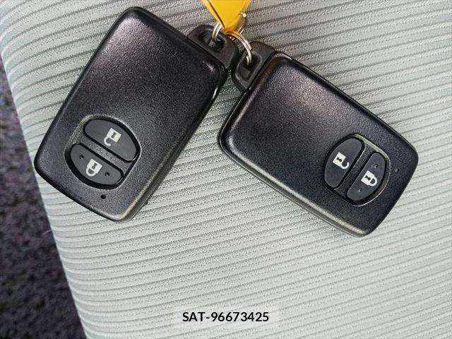 Toyota AQUA 2014-10 8364740-28
