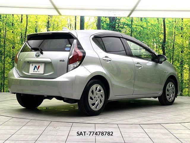 Toyota AQUA 2016-08 8364726-16