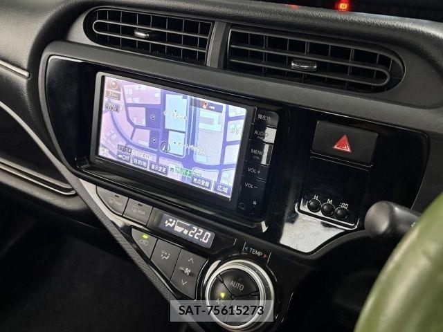 Toyota AQUA 2015-08 8364743-13