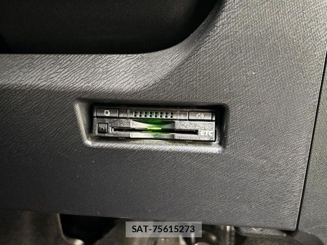 Toyota AQUA 2015-08 8364743-15