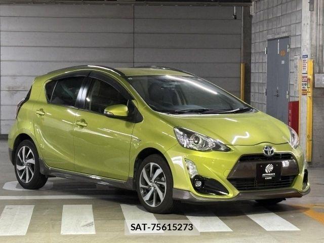 Toyota AQUA 2015-08 8364743-19