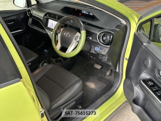 Toyota AQUA 2015-08 8364743-3