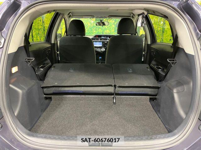 Toyota AQUA 2015-11 8364733-9