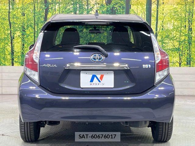Toyota AQUA 2015-11 8364733-14