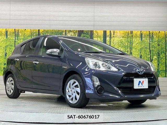 Toyota AQUA 2015-11 8364733-15
