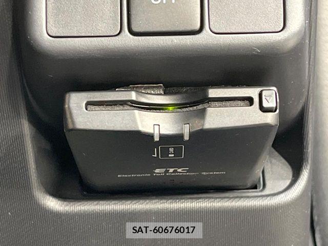 Toyota AQUA 2015-11 8364733-4
