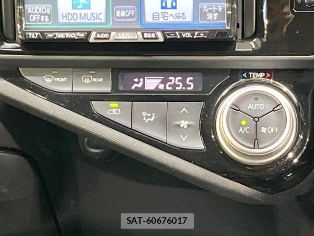 Toyota AQUA 2015-11 8364733-6