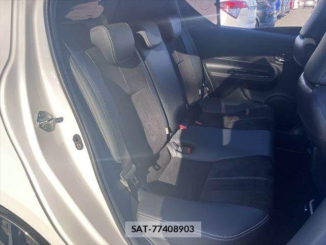 Toyota AQUA 2014-04 8364722-9