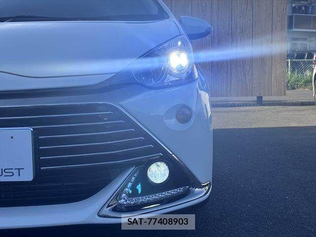 Toyota AQUA 2014-04 8364722-14