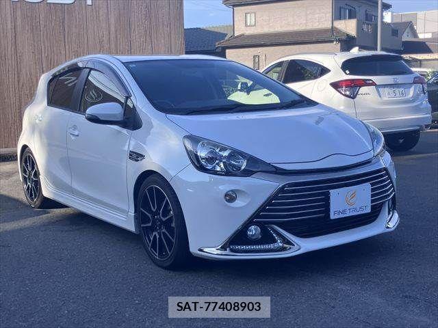 Toyota AQUA 2014-04 8364722-17