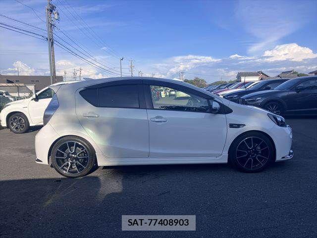 Toyota AQUA 2014-04 8364722-18
