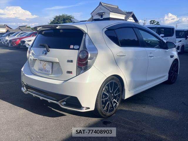 Toyota AQUA 2014-04 8364722-19