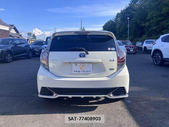 Toyota AQUA 2014-04 8364722-20
