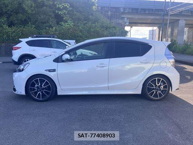 Toyota AQUA 2014-04 8364722-22