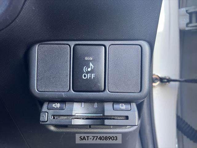 Toyota AQUA 2014-04 8364722-7