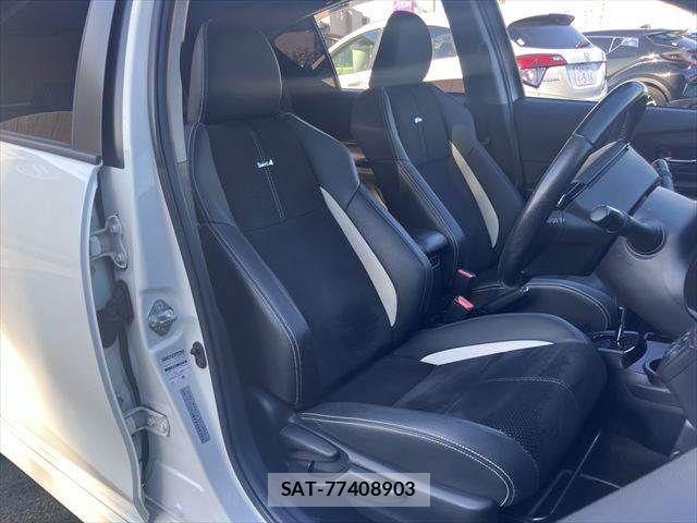 Toyota AQUA 2014-04 8364722-8