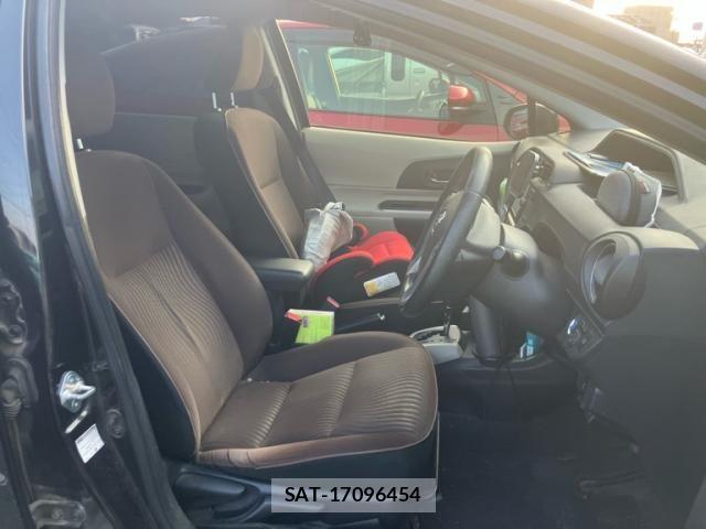 Toyota AQUA 2014-01 8364750-10