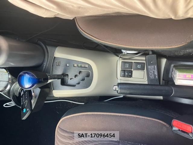 Toyota AQUA 2014-01 8364750-20