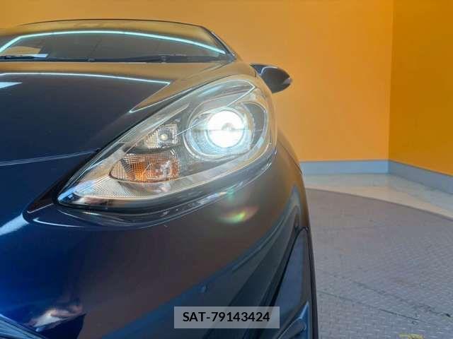 Toyota AQUA 2018-03 8364717-19