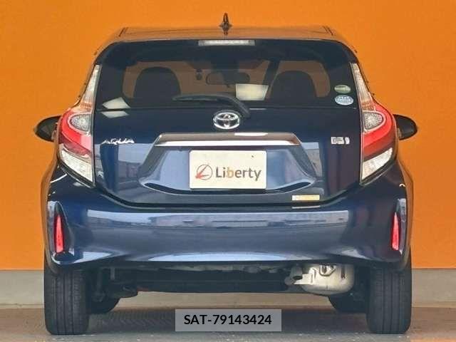 Toyota AQUA 2018-03 8364717-6