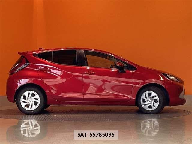 Toyota AQUA 2021-07 8364710-16