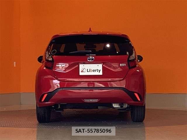 Toyota AQUA 2021-07 8364710-18