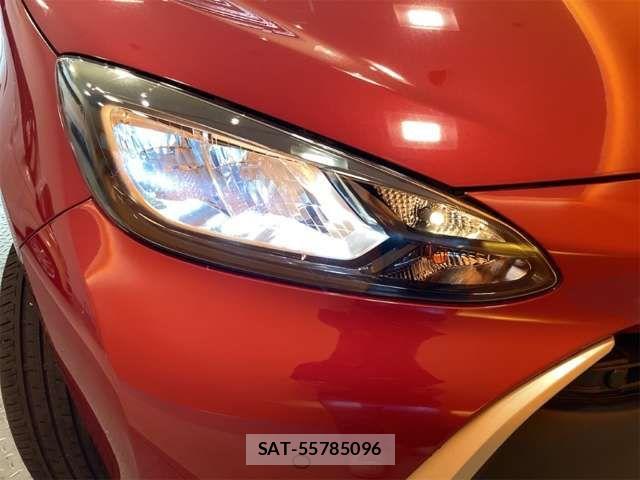 Toyota AQUA 2021-07 8364710-6