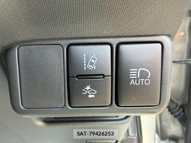 Toyota AQUA 2019-07 8364715-7