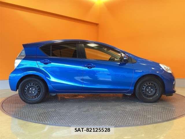Toyota AQUA 2013-08 8364749-8
